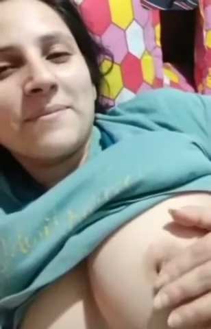 Cute Girl Huge Boobs Playing Viral Selfie Video » Fsivideo